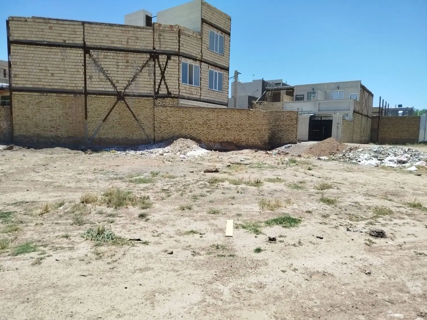 زمین مسکونی