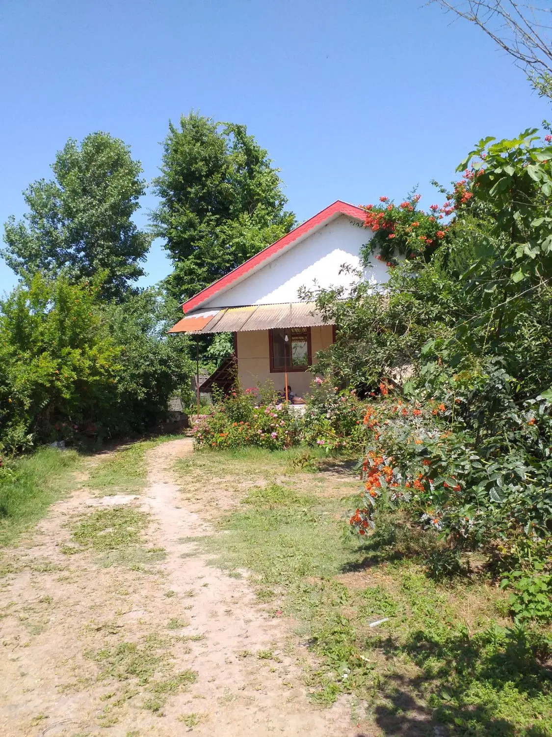 خانه ویلایی ۱۳۰ متر زمین ۷۰۰ متر
