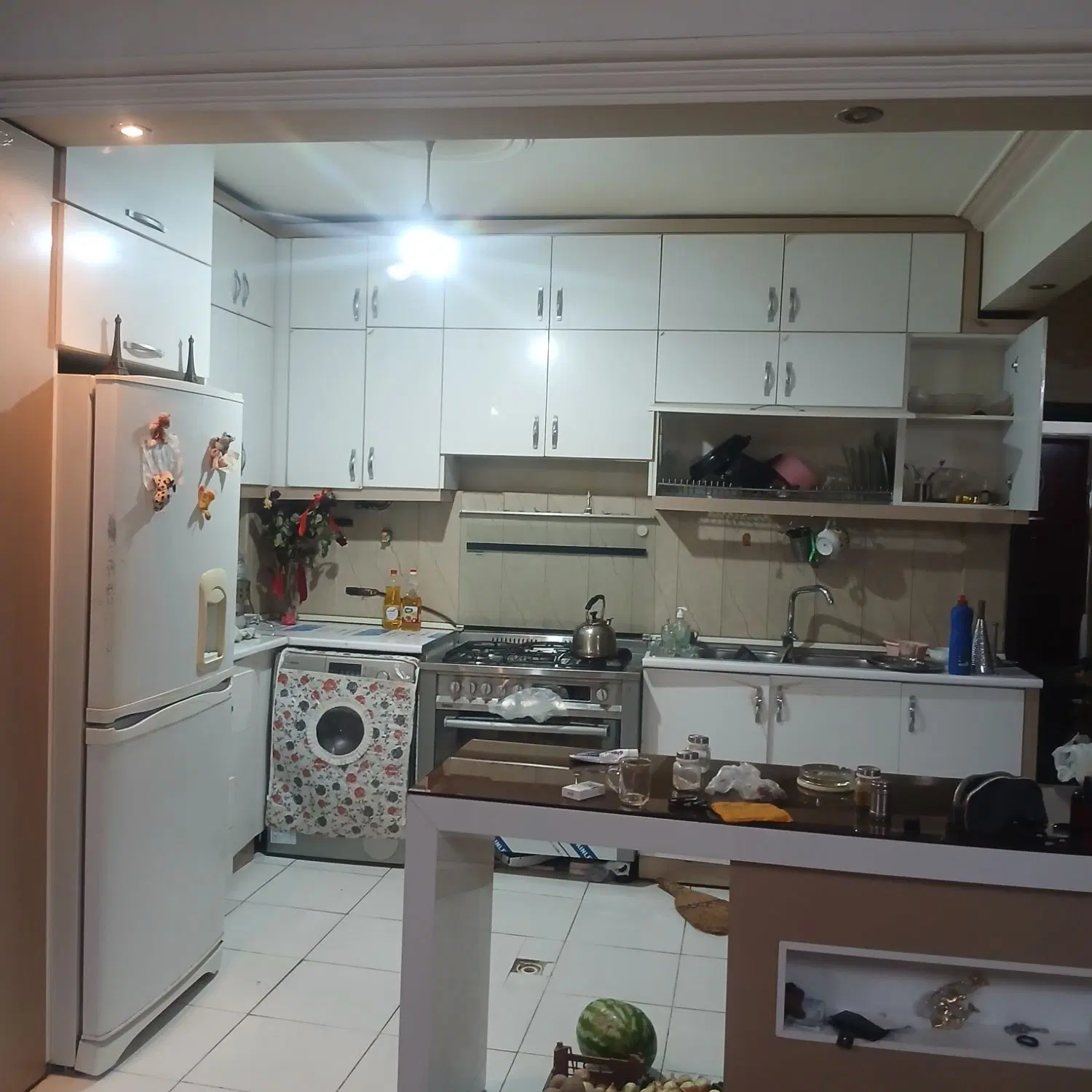 ااپارتمان ۸۵ متری شیک تمیز.
