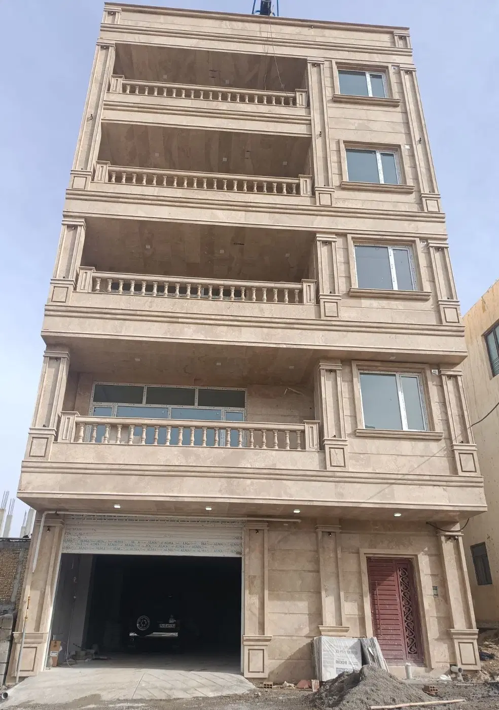 واحد 200 متری میدان شماره یک پشت مغازه آقای نافعی