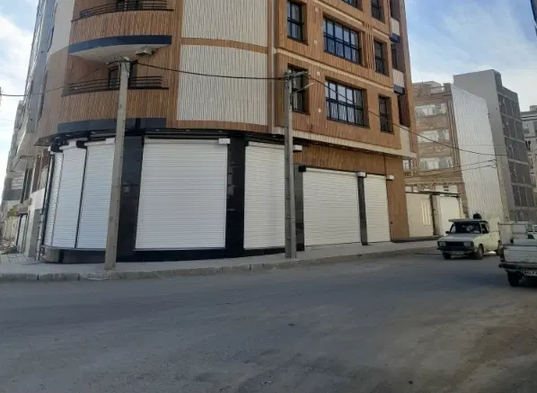 رهن اجاره ی باب مغازه بر خیابان اصلی به متراژ ۱۰۰