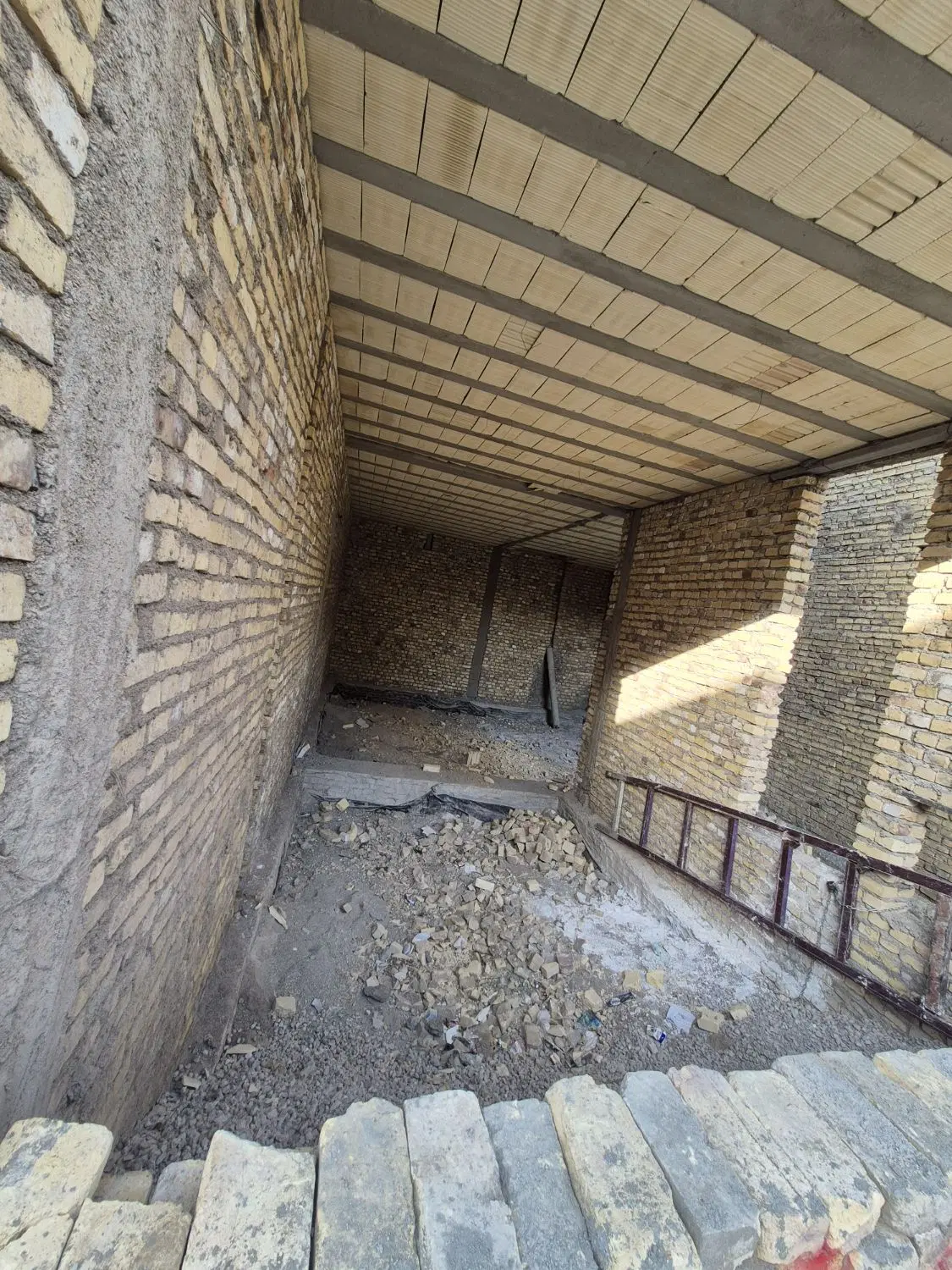 زمین نیمه ساز بلوار دشتی