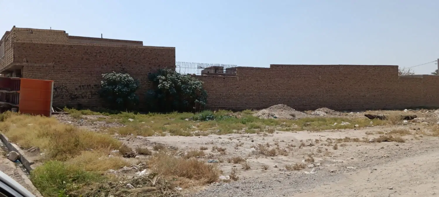 ملک زیر فی بازار