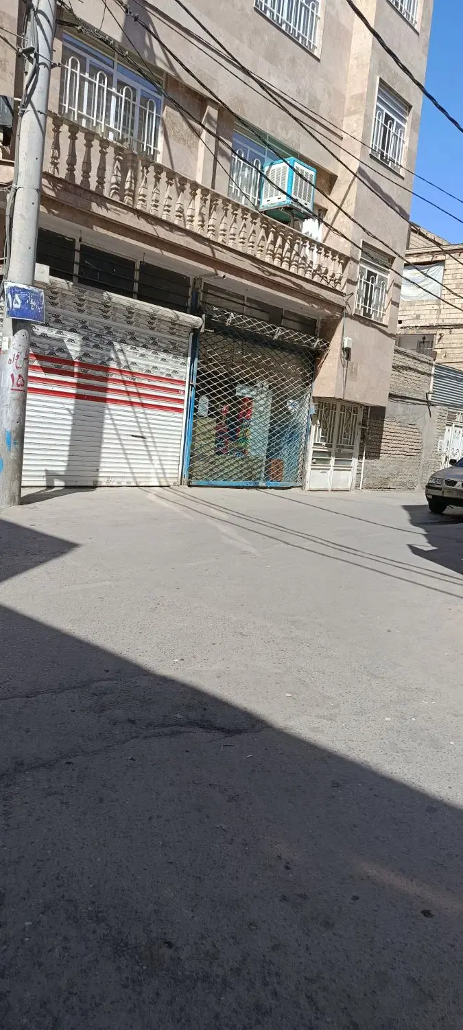 هوایی 80متر 20مترش اتاق آب برق و گاز ایستگاه پله