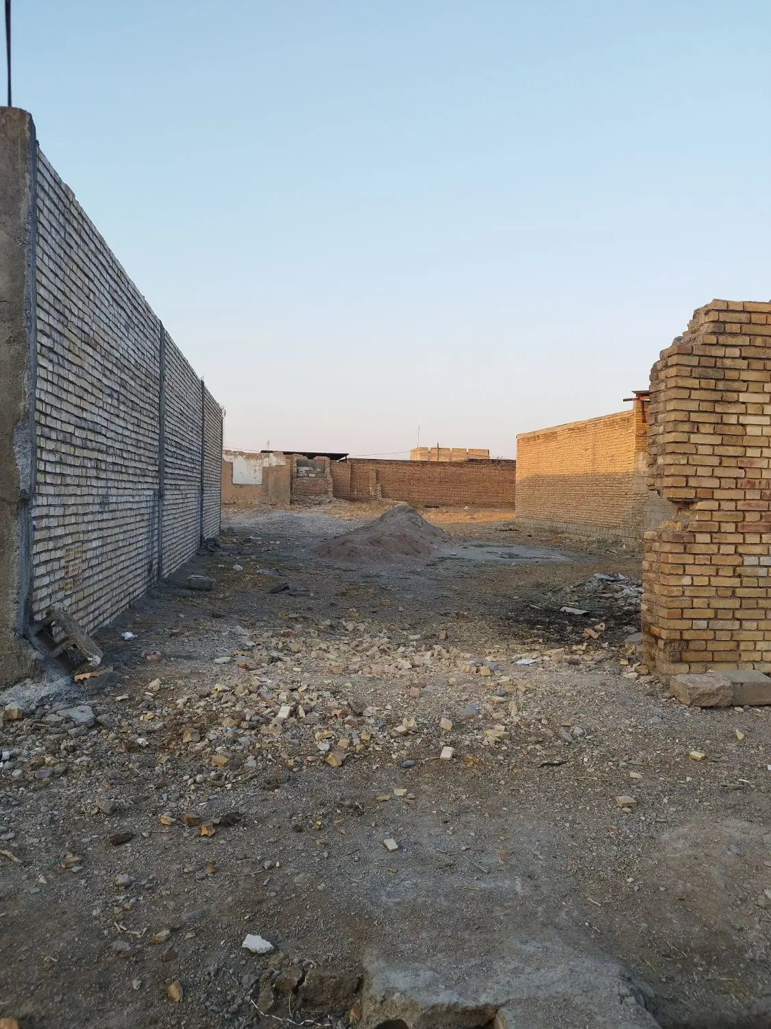 90متر زمین چمگلک دور فلکه