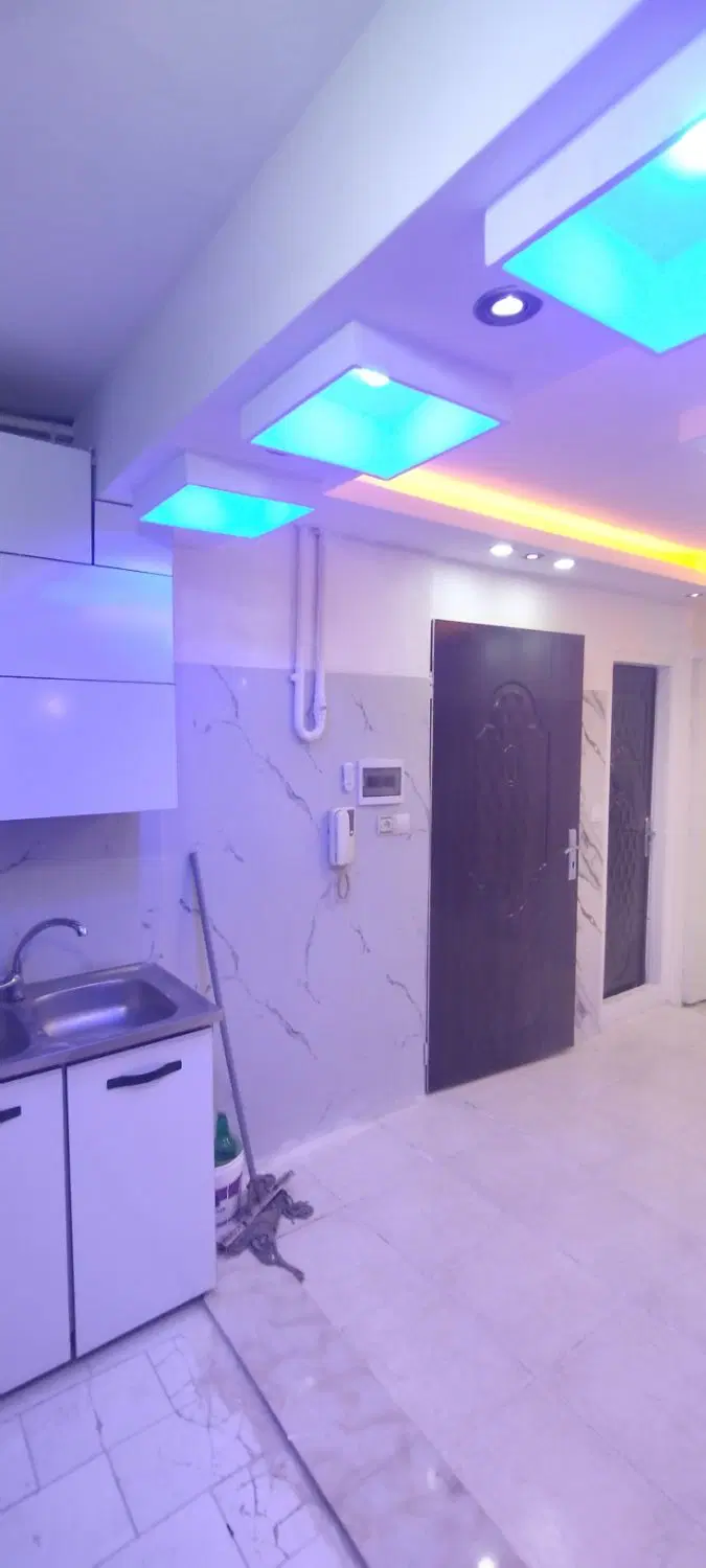 حدود 50مترهمکف کرسی بلند