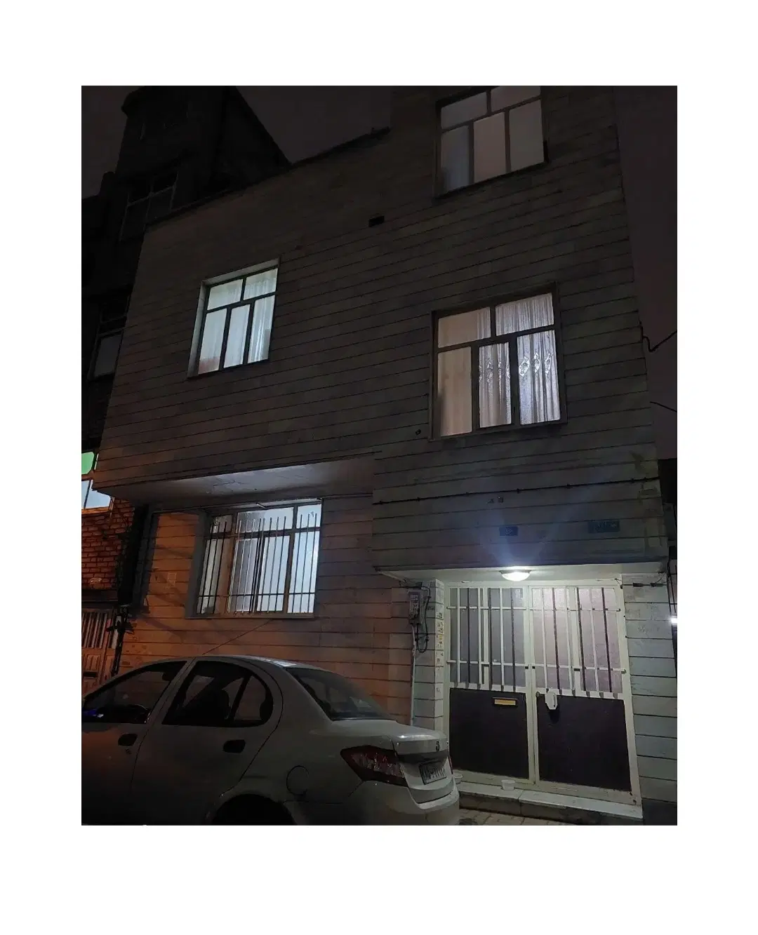۷۵ متر خانه مستقلاتی قابل سکونت قابل تجمیع