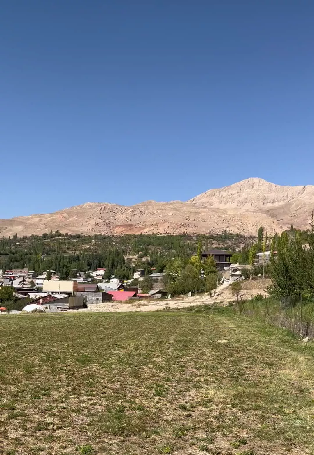 زمین فیروزکوه لزور