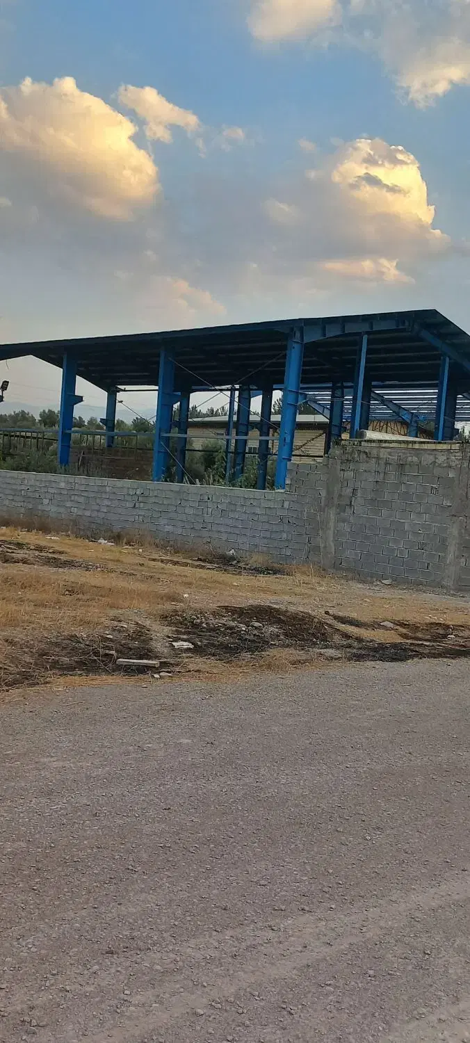 ۲سوله ۴۰۰متری همراه با یک خانه  شهرک صنعتی لوشان
