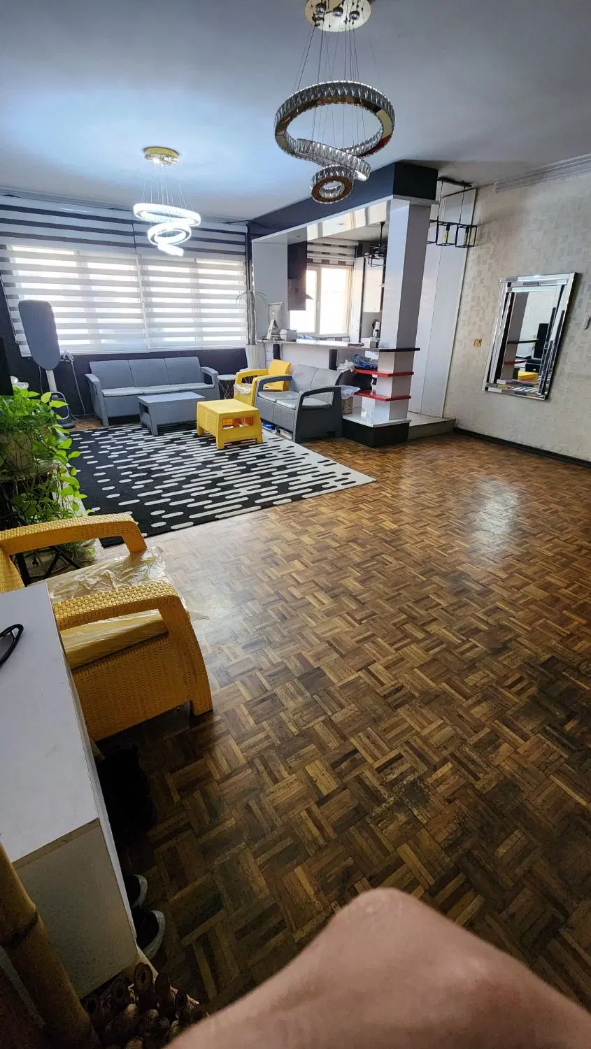 100 متری تاپ لوکیشن صادقیه
