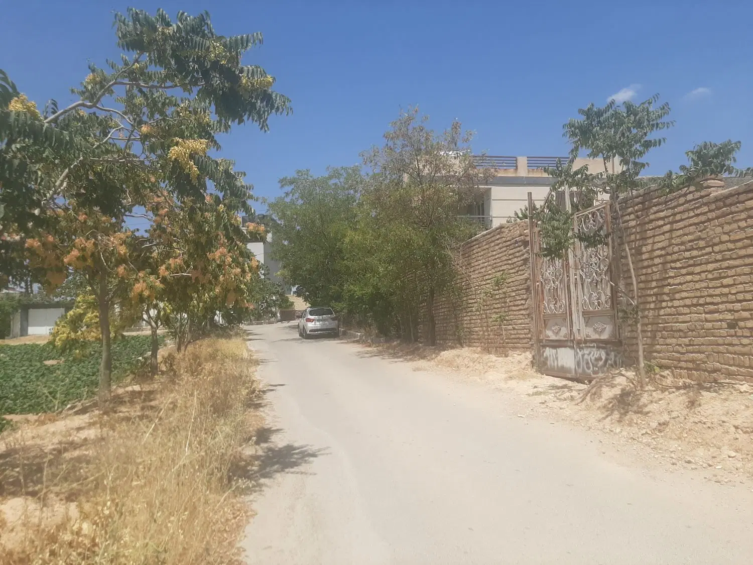یک قطعه زمین