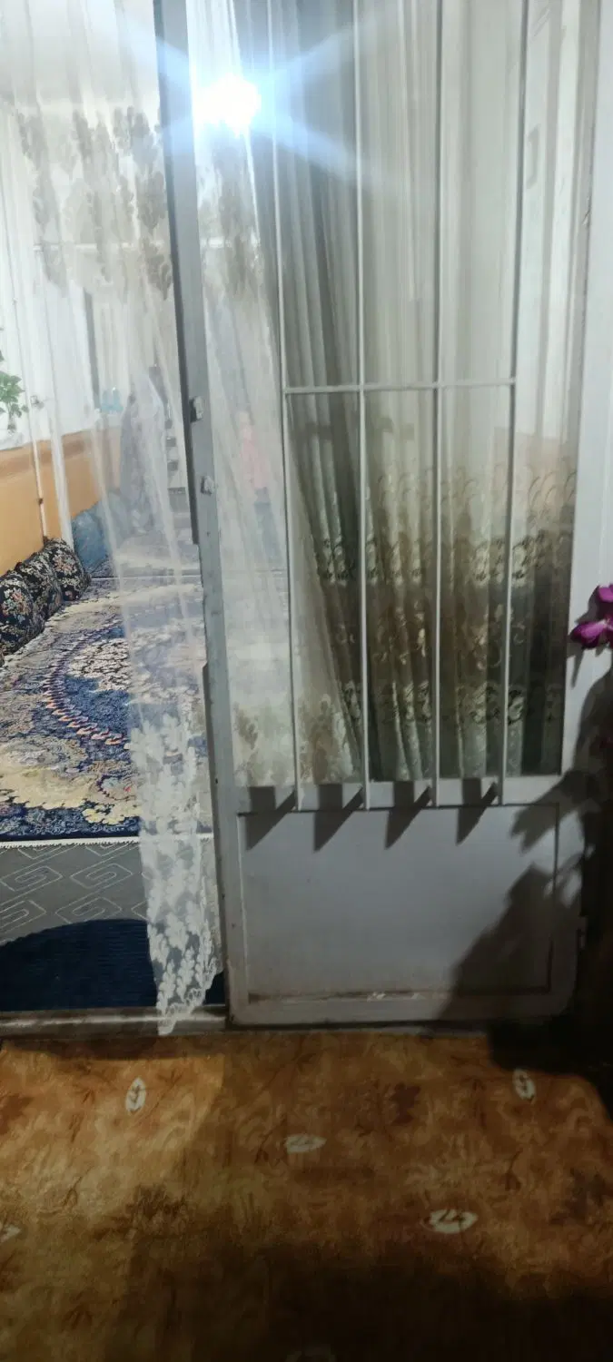 82متری همکف تکبرگ سند