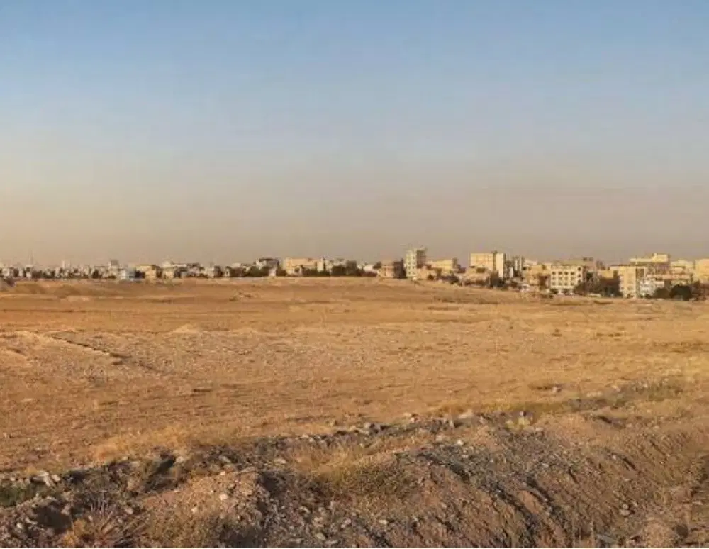 زمین مسکونی پشت اداره پست مرکز شهر