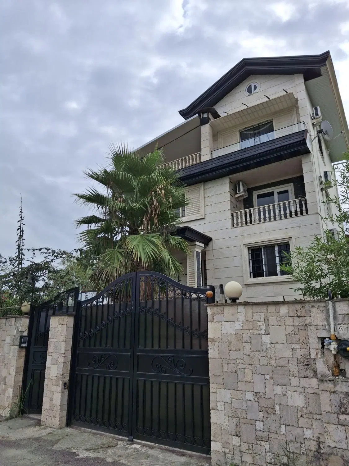 ویلا تریبلکس در منطقه برند الغدیر خوشامیان