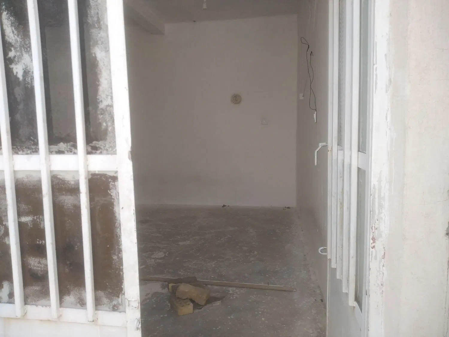 ویلایی دوطبقه رهن کامل 300م بدون اجاره