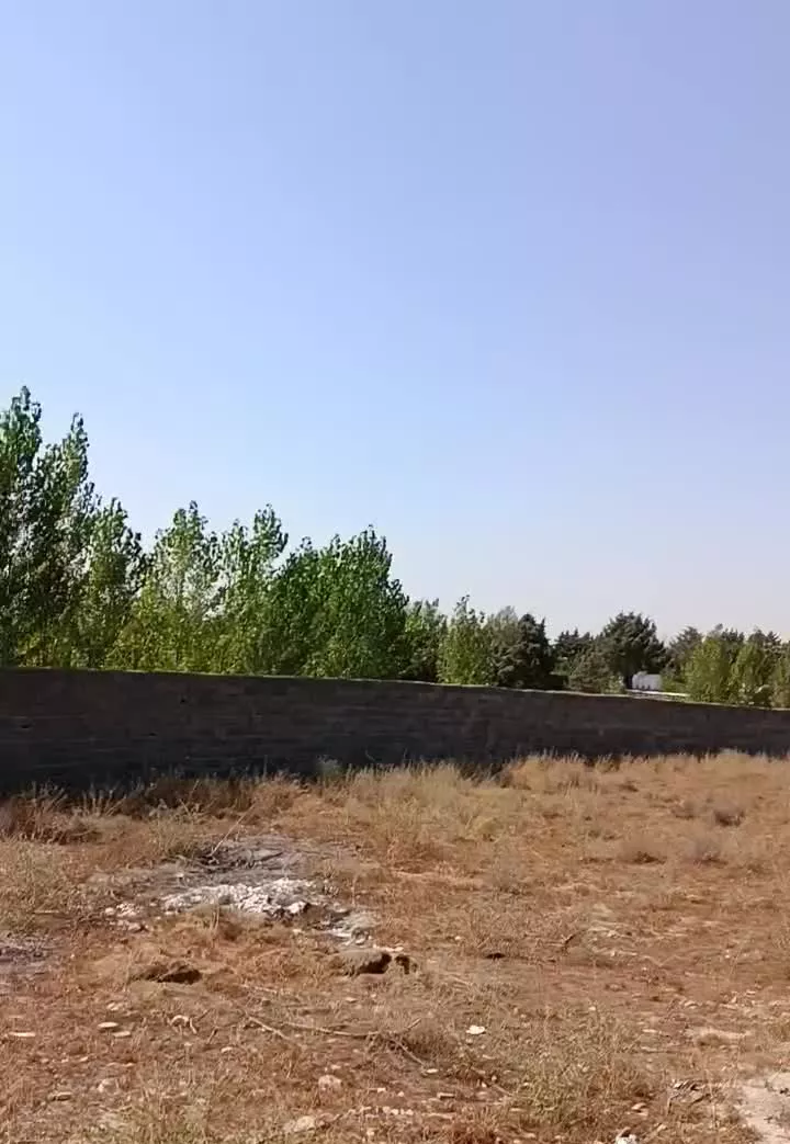 1000 متر زمین چهار دیواری