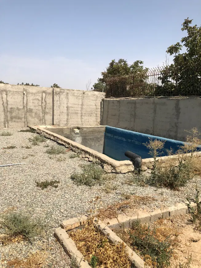 ۹۰۰مترچهادیواری با امکانات اب وبرق وگاز اماده ساخت