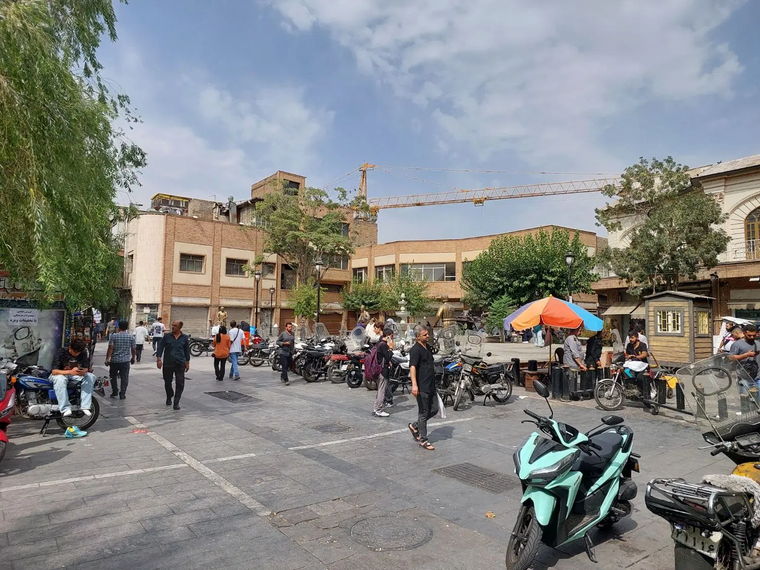 ملکیت ۲۲۰ متر فروشی