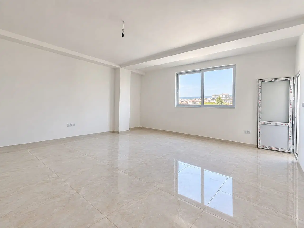 ۸۱متر آسانسور پارکینگ انباری دوخواب