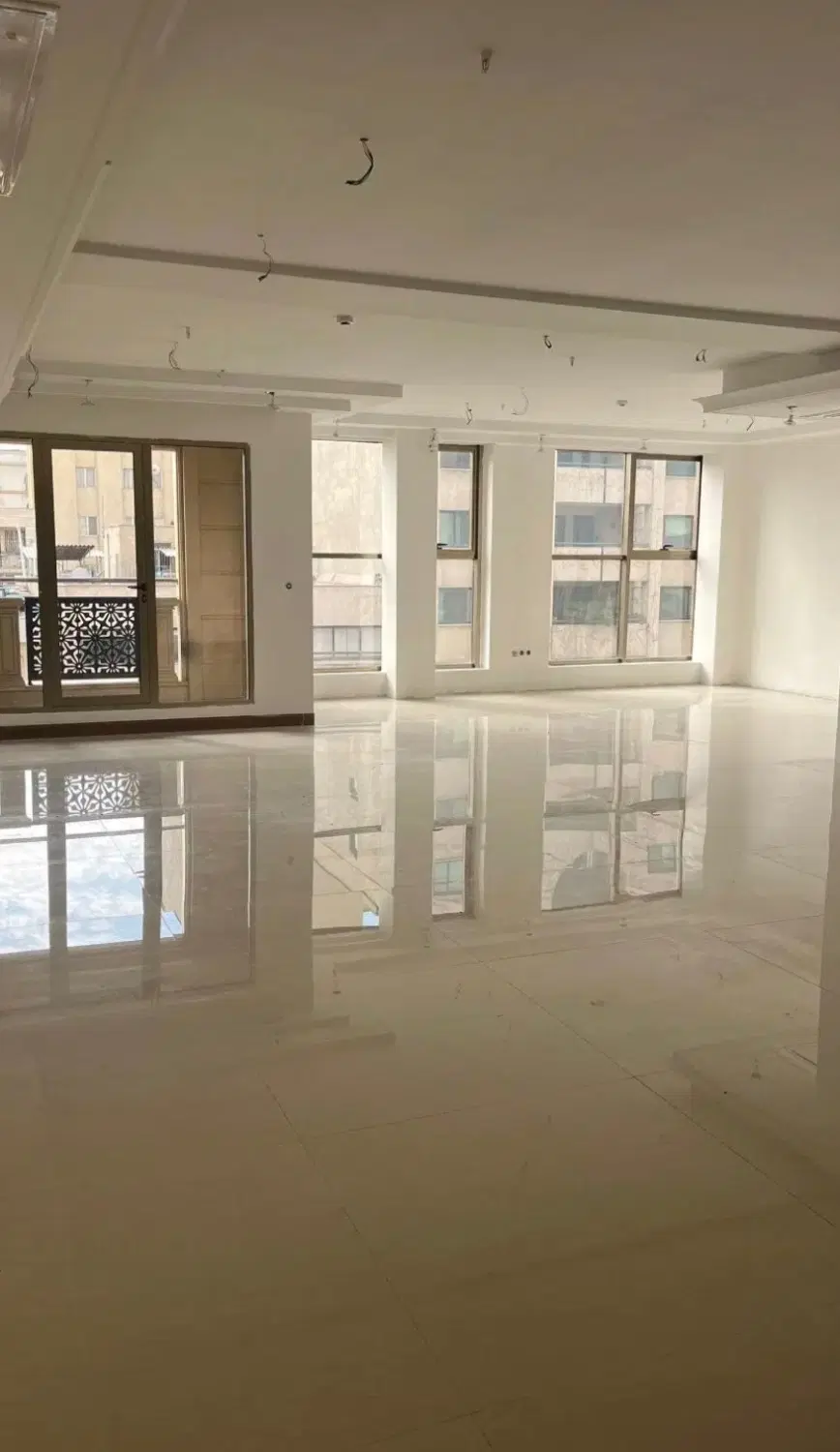 اپارتمان خوش نقشه غرق در نور