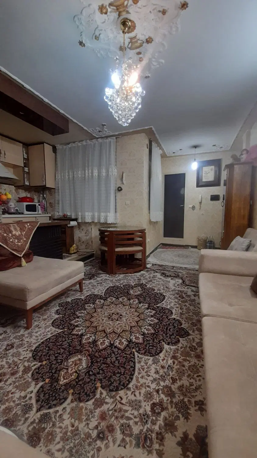 واحد 74 متری پرند