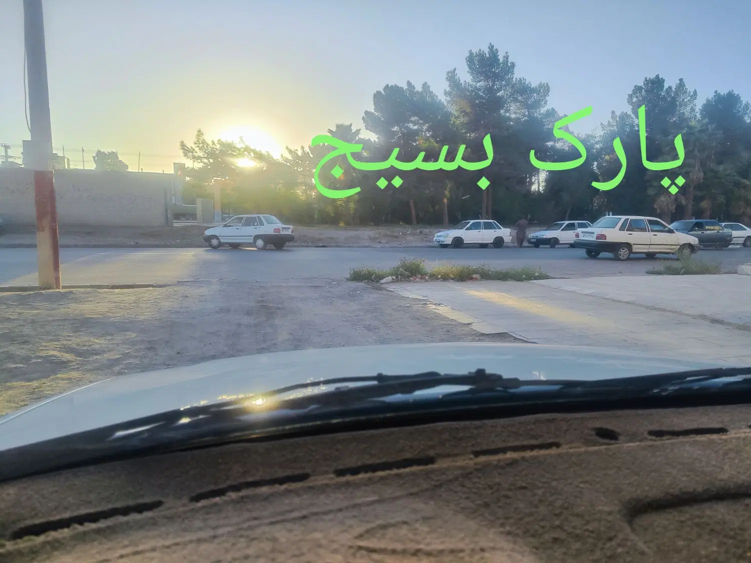 زمین با سند تک برگ  پروانه کار۳طبقه خیابان سرباز ۶