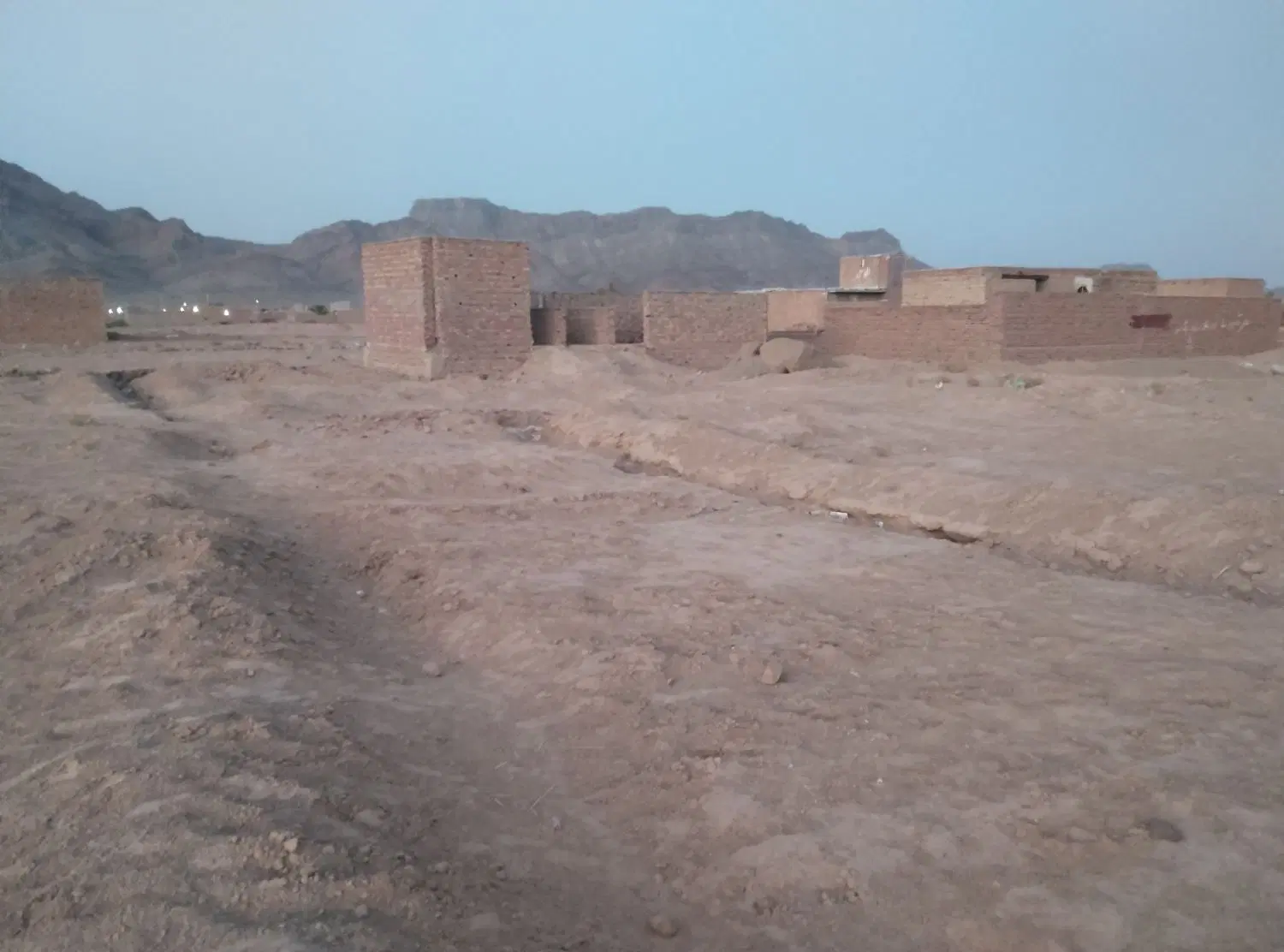 زمین نیمه ساز شناژی
