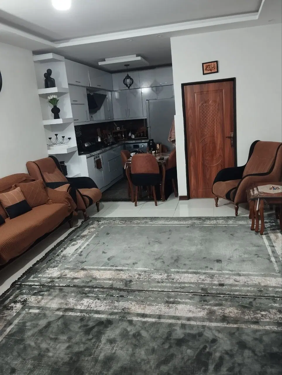 یک واحد آپارتمان شیک و تمیز یک خواب طبقه اول