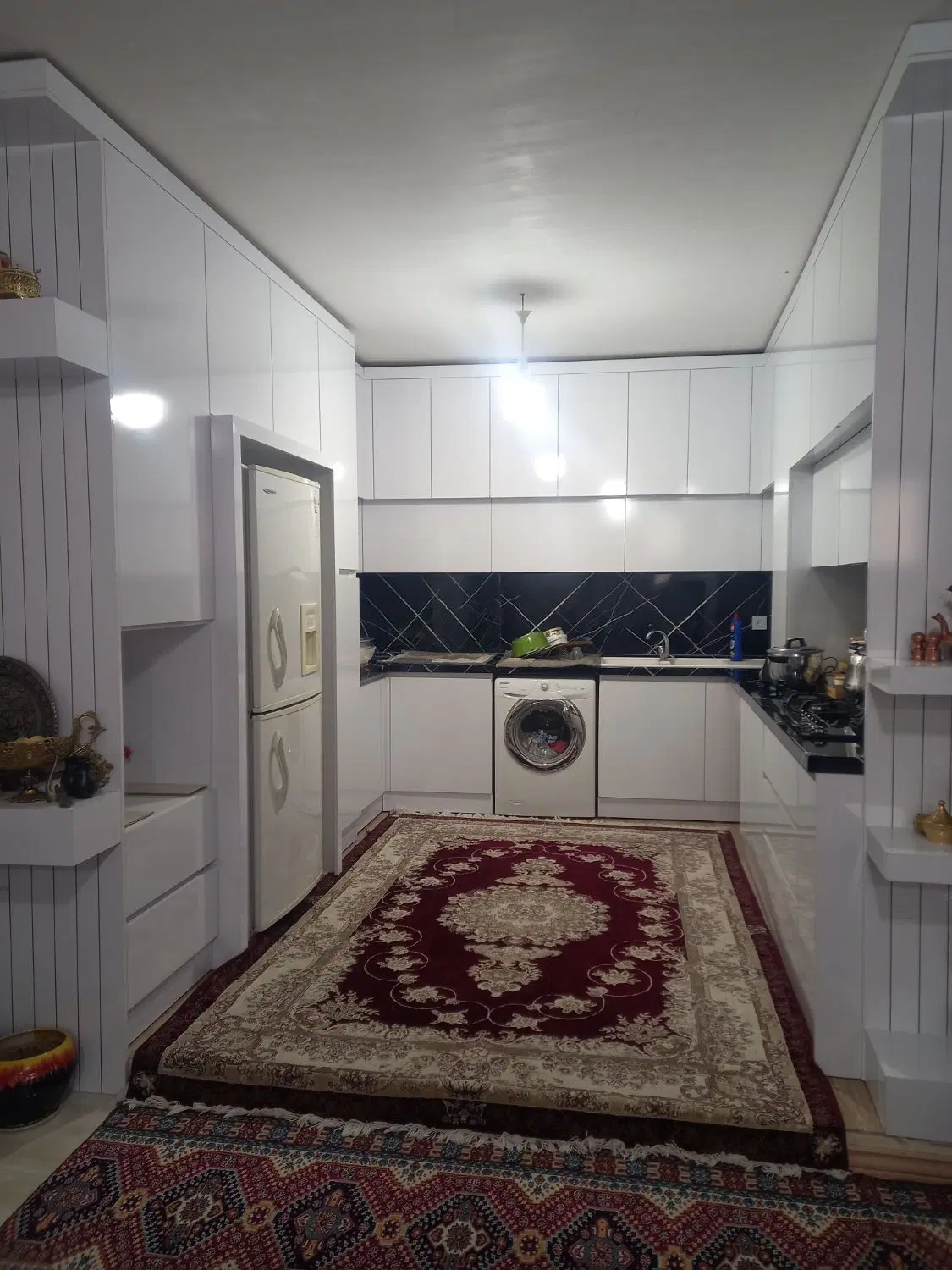 رهن کامل اپارتمان ۸۰ متری در خیابان لیلابی