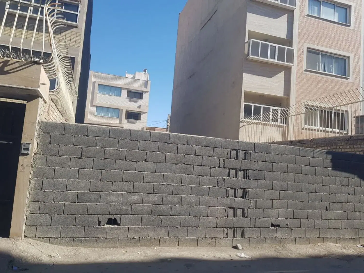 ۱۷۲ متر زمین دوکله باسند وپروانه