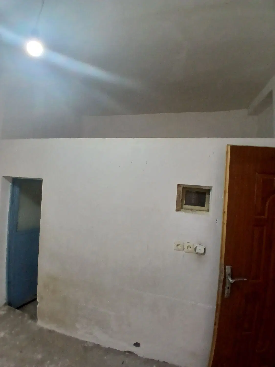 خواجه ربیع طبقه هم کف حاشیه بهمن ۱۶ خیابان ۲۰ متری