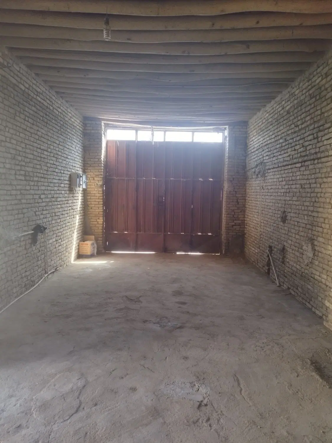 زمین محصور و مسقف شهرکیان  اجاره داده  میشود