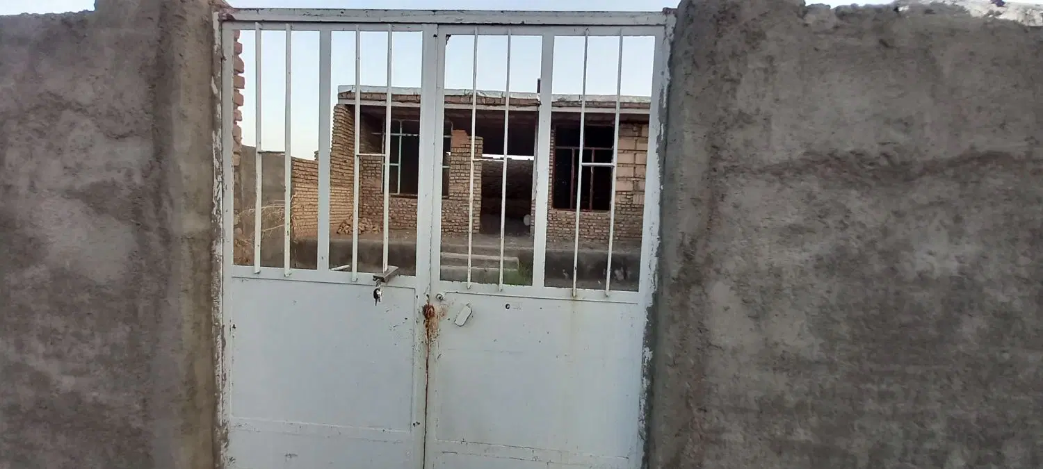 خانه نیمه ساخت