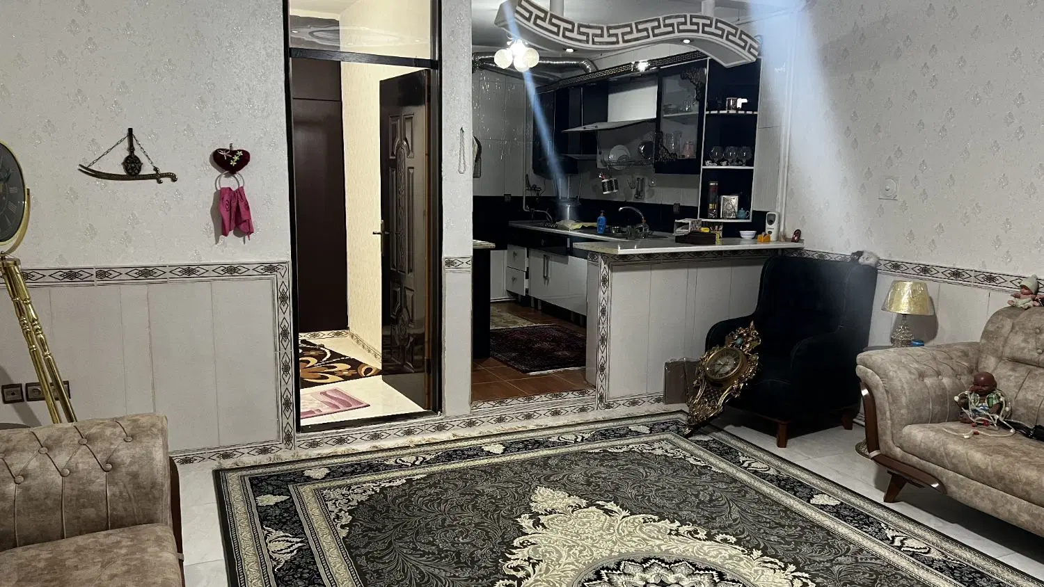 خانه فروشی۶۳ متری زیرگذرطالقانی