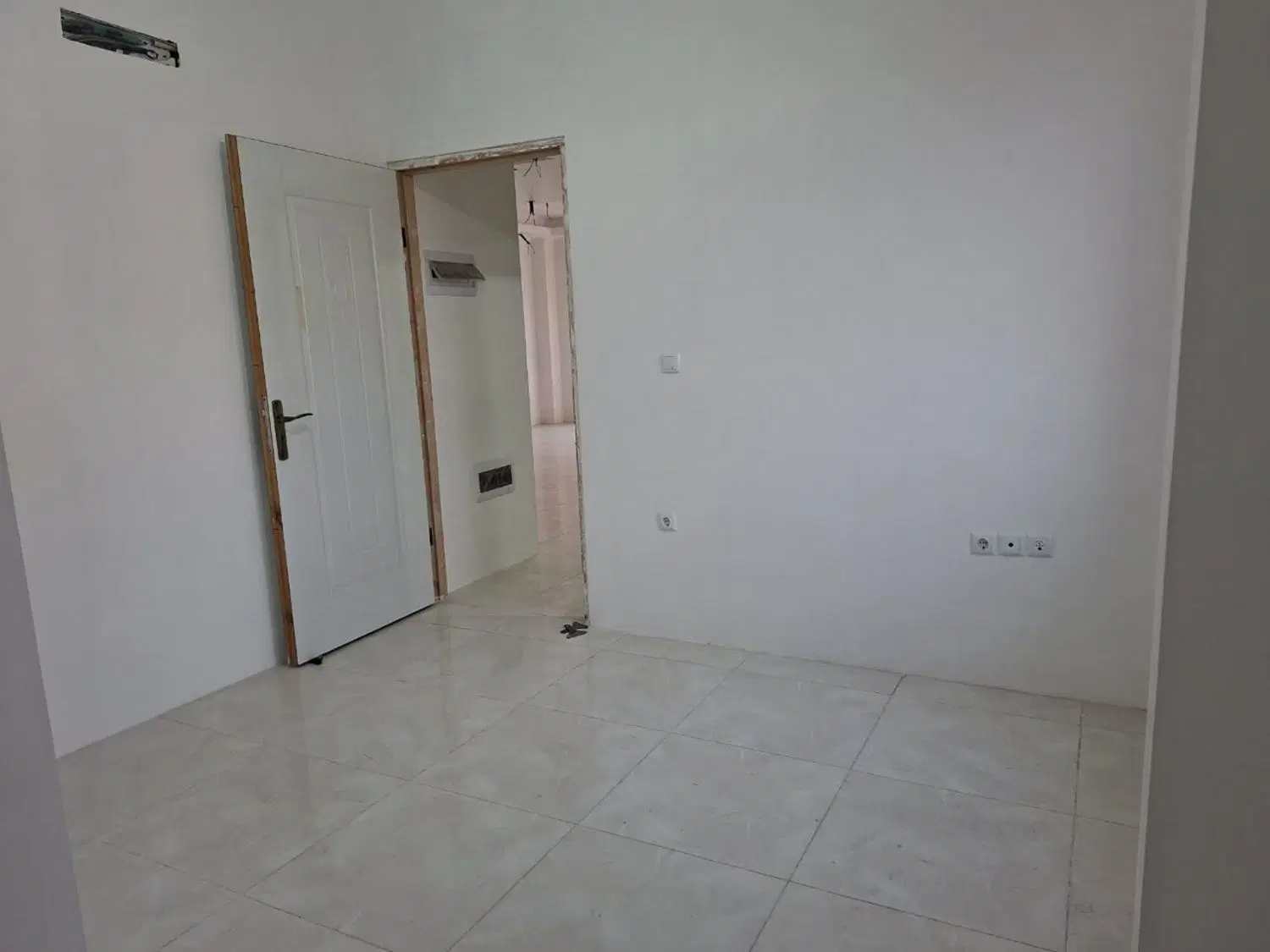 آپارتمان ۹۴ متری نوساز حومه پرفسور نوری