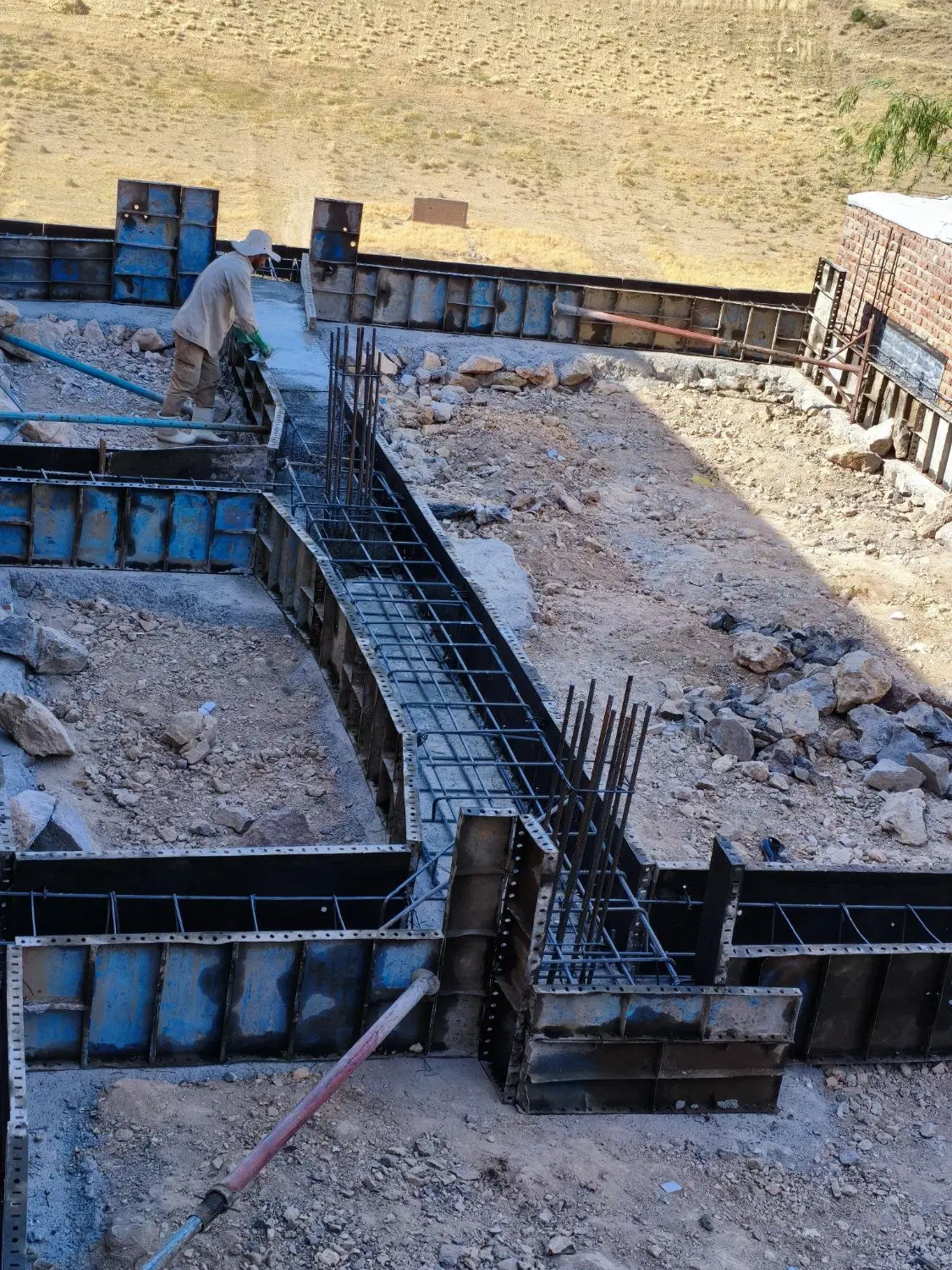 زمین مسکونی سیدآباد۱۳۲ متر نیمه بتنی دورو ویو ابدی