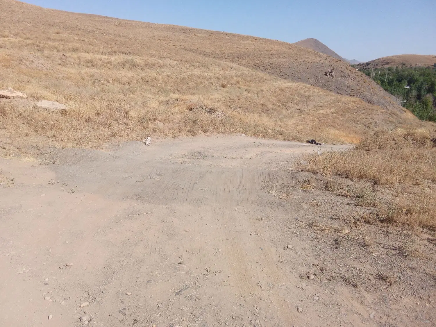 زمین یلفان