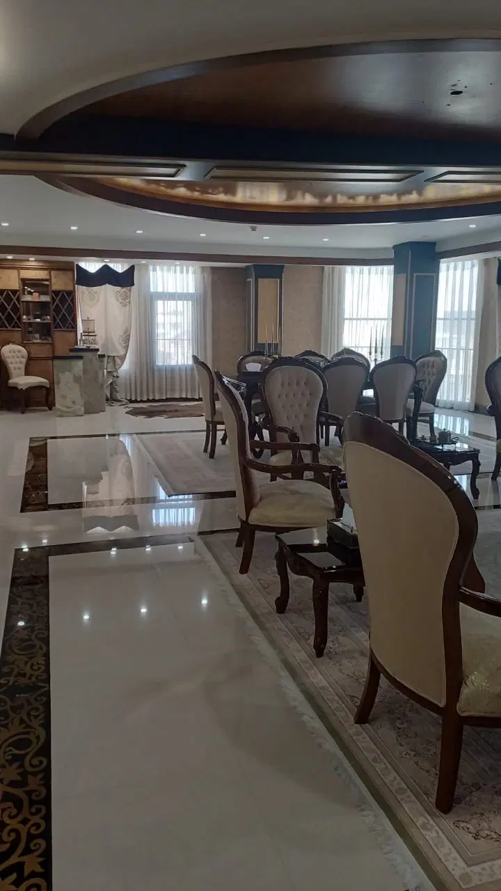 اپارتمان هنرستان ۱۸فول فرنیش۱۹۵متر