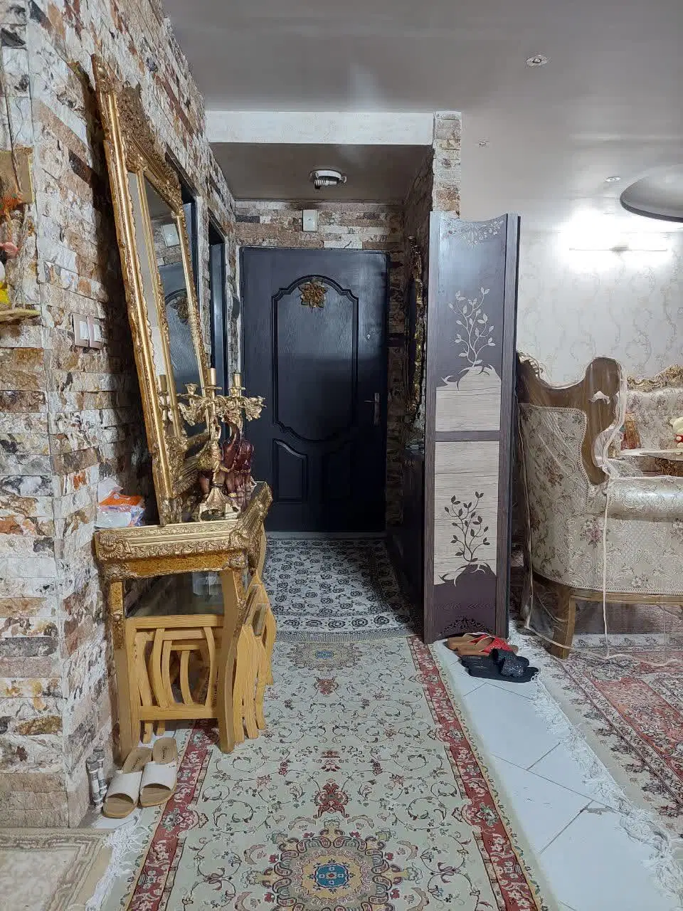 لوکس‌نشینی در ولیعصر_ ۹۰ متر آپارتمان_ سنددار