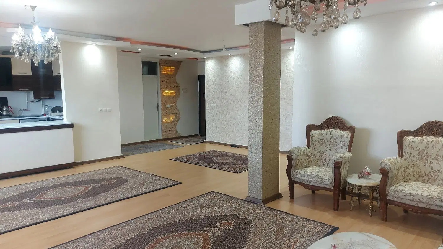اپارتمان بر خیابان رسالت