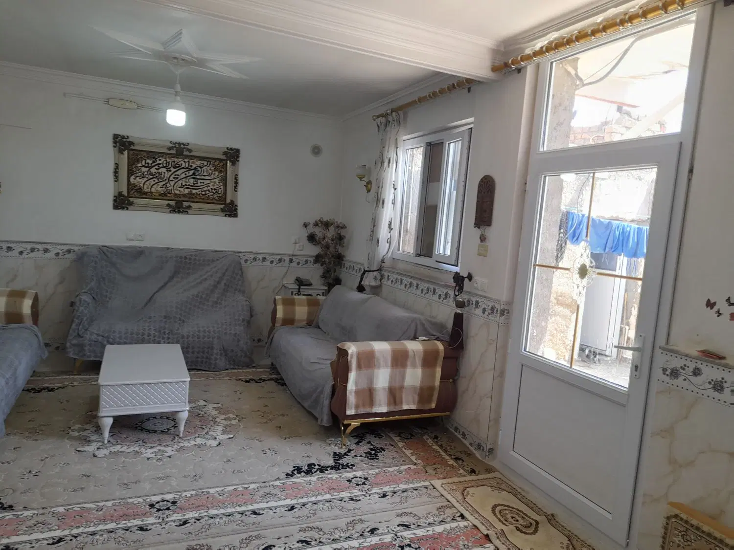 خانه مسکونی درطرازنایید