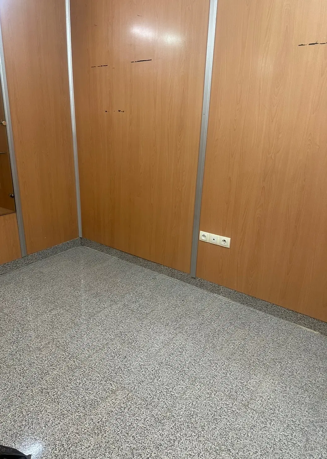 اجاره اتاق برای ماساژ ،مژه ،ناخن