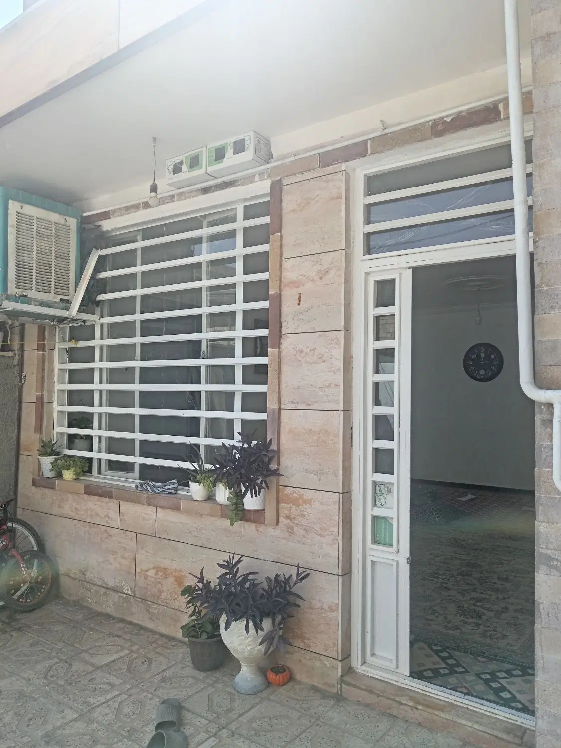 ساختمان مسکونی