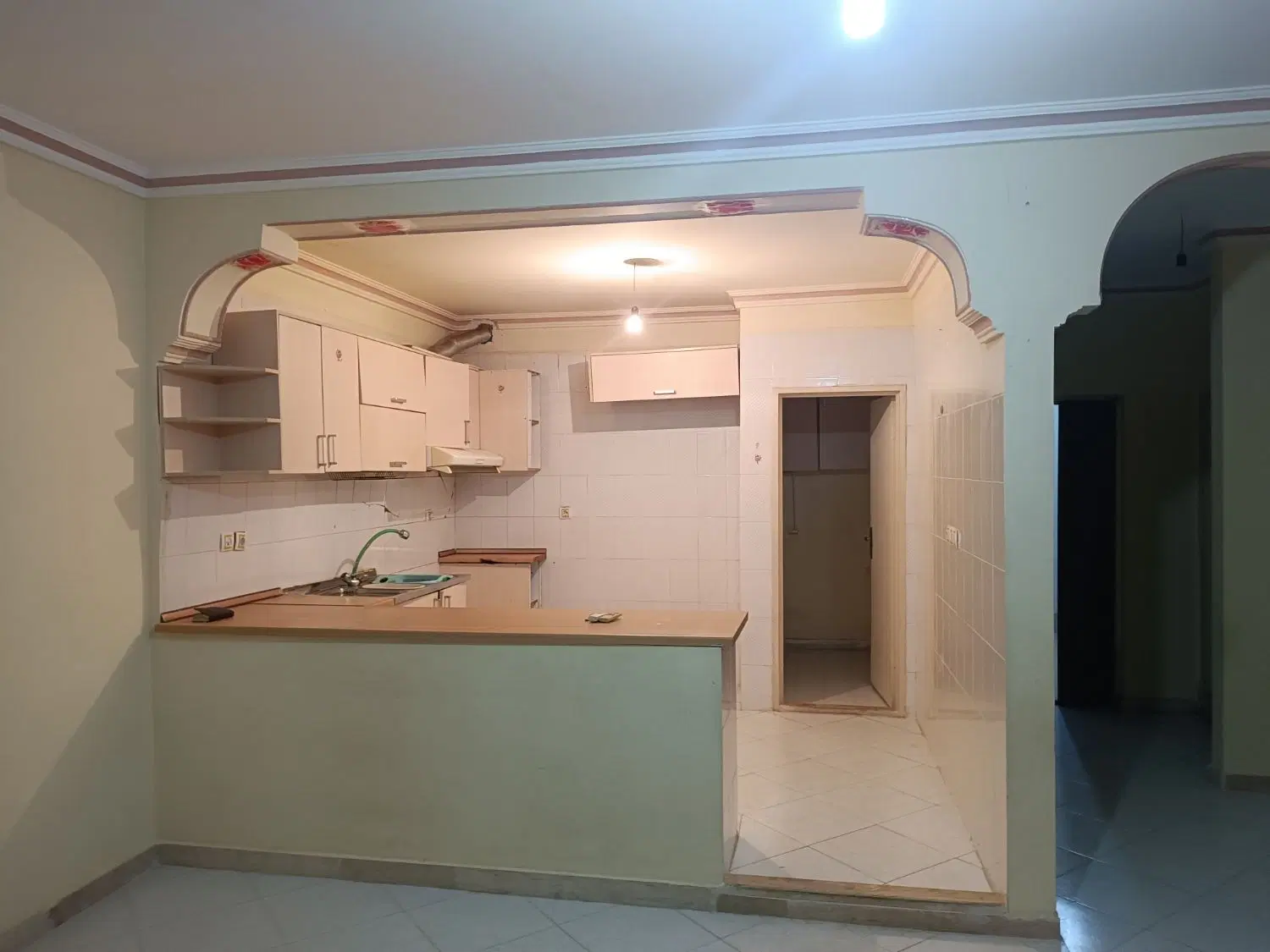 خانه آپارتمانی طبقه ۳ بهاران