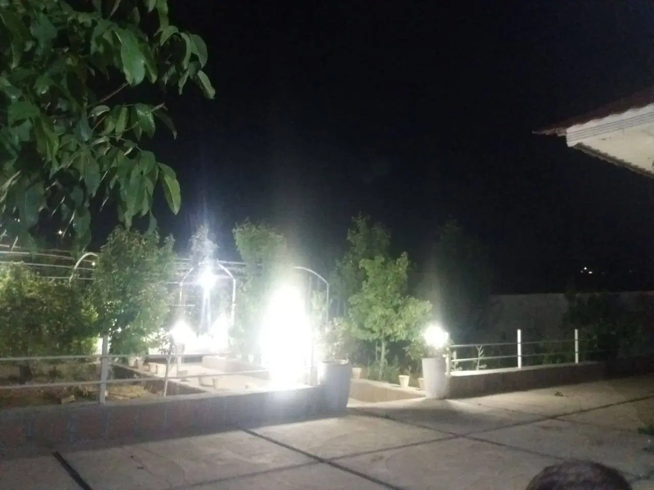 باغ ویلا زیبا در محیطی امن