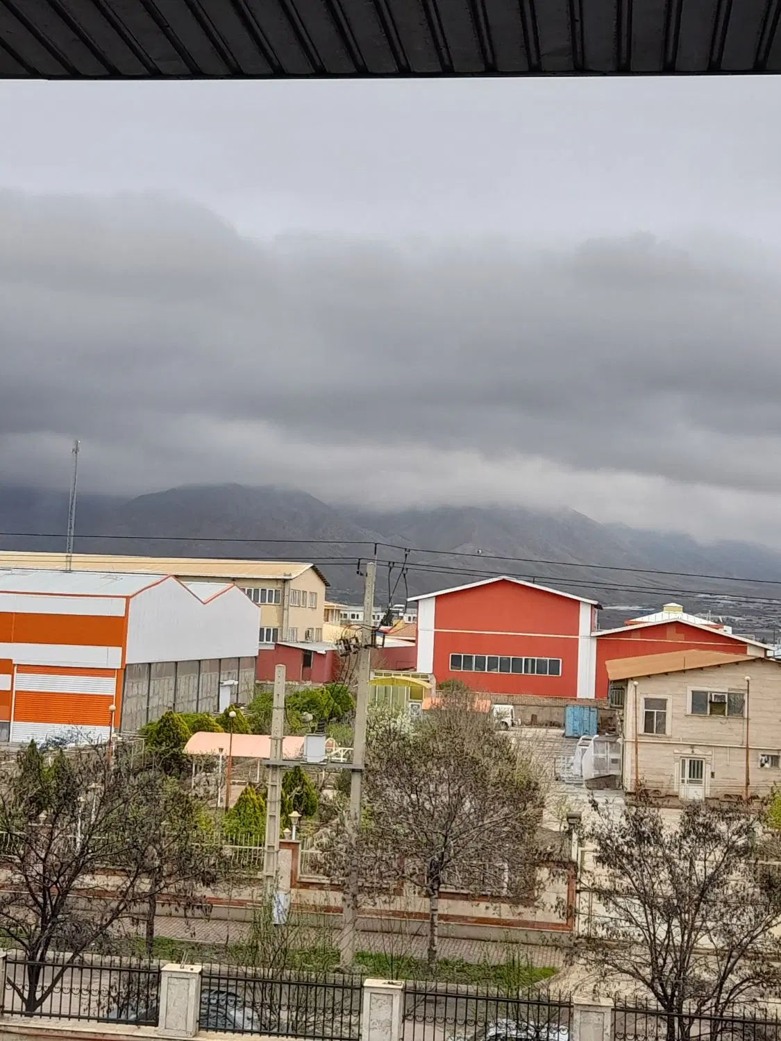 زمین تجاری نزدیک بیمارستان سهند پشت معاینه فنی