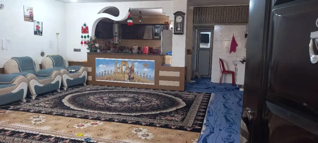 ساختمان دوطبقه باهم