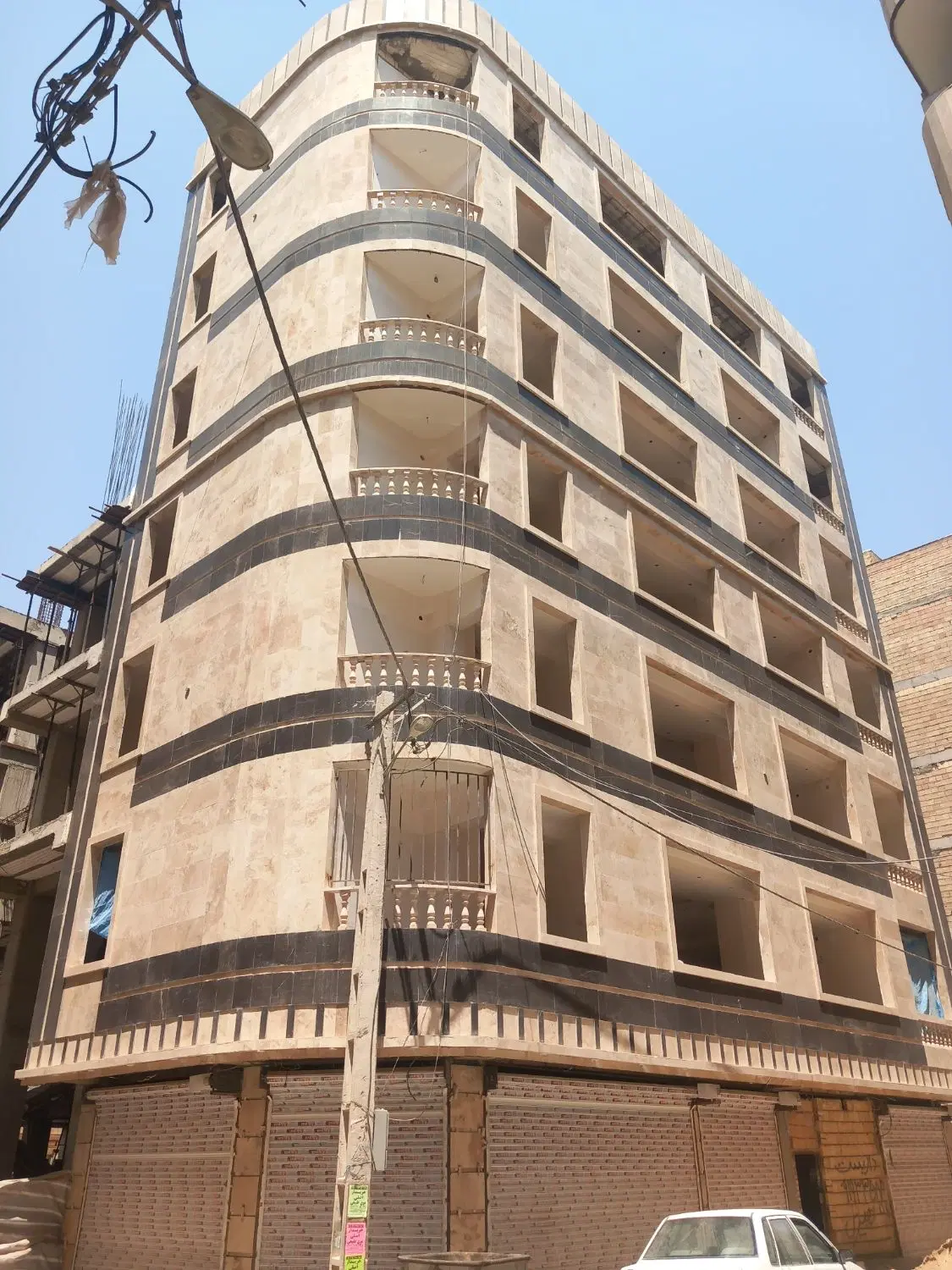 مغازه نبش