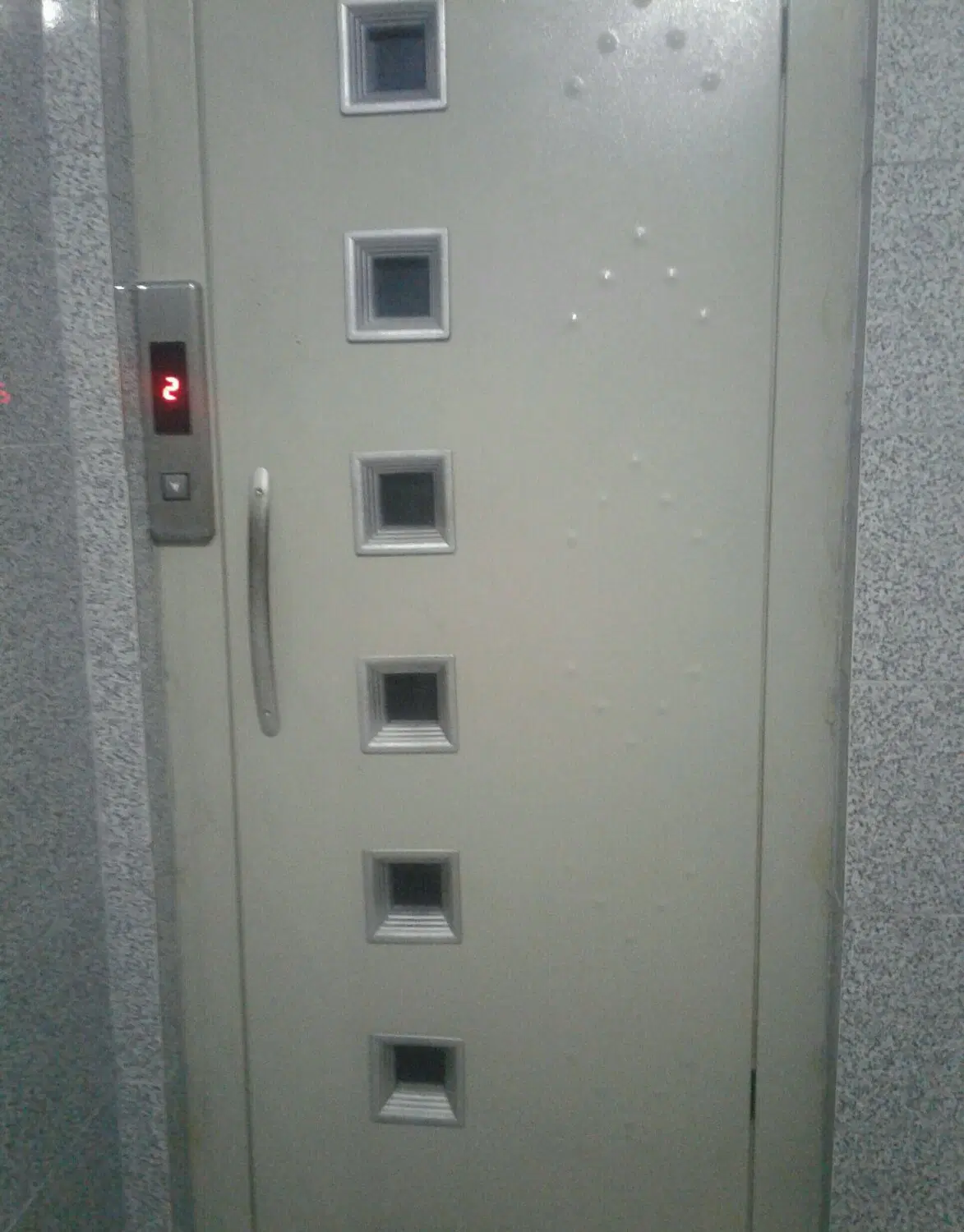 آپارتمان تنکگ