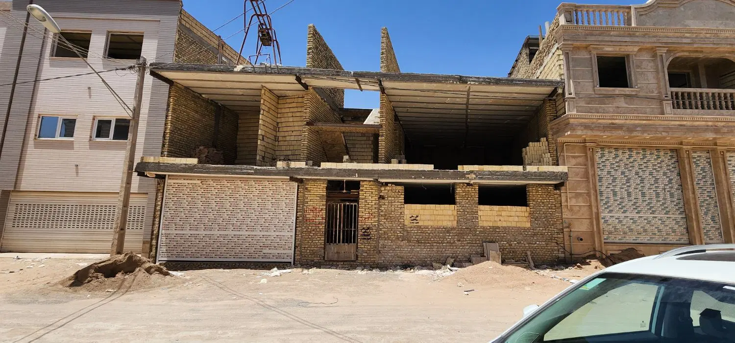 نیمه ساز بلوار جمهوری انتهای کوچه رهبر